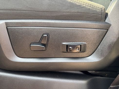 Used 2019 RAM 3500 Lone Star image 31