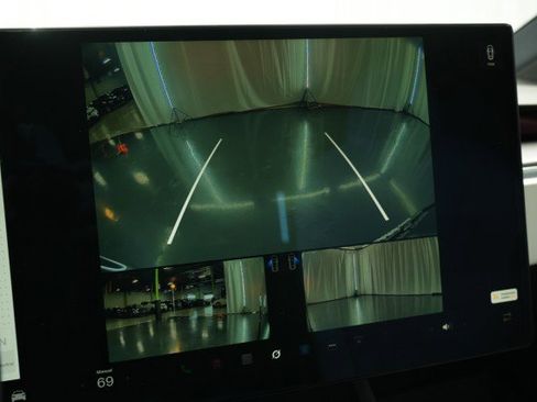 Used 2023 Tesla Model X Plaid image 35