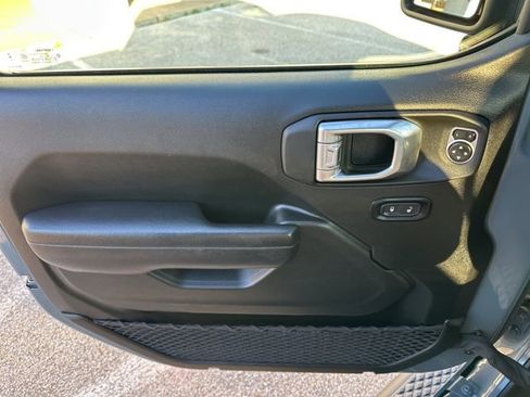 Used 2024 Jeep Gladiator Sport image 26