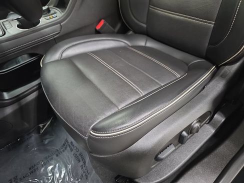 Used 2023 GMC Acadia Denali w/ Denali Technology Package AWD/4WD image 27