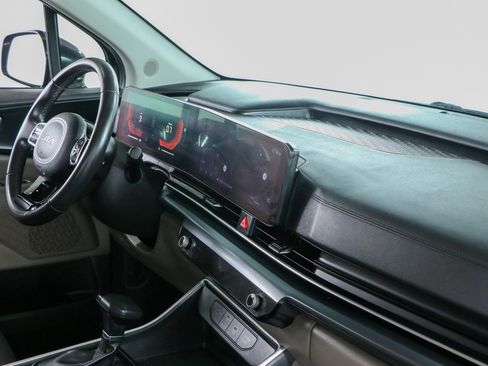 Used 2025 Kia Carnival FWD image 26
