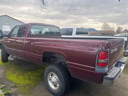 Used 2002 Dodge Ram 2500 Truck SLT image 2