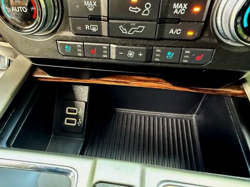 Used 2020 Ford F150 Lariat w/ Equipment Group 502A Luxury AWD/4WD image 34