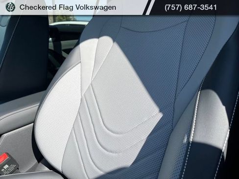 New 2026 Volkswagen Tiguan SE R-Line AWD/4WD image 25