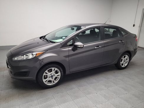 Used 2016 Ford Fiesta SE FWD image 2