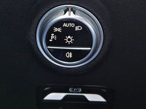 Certified 2022 Mercedes-Benz C 300 4MATIC Sedan image 21