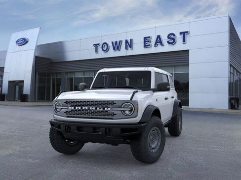 New 2025 Ford Bronco Badlands image 2