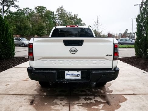 Used 2024 Nissan Frontier S w/ S Utility Package image 10