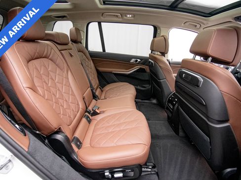 Used 2025 BMW X7 xDrive40i w/ Parking Assistance Package AWD/4WD image 25