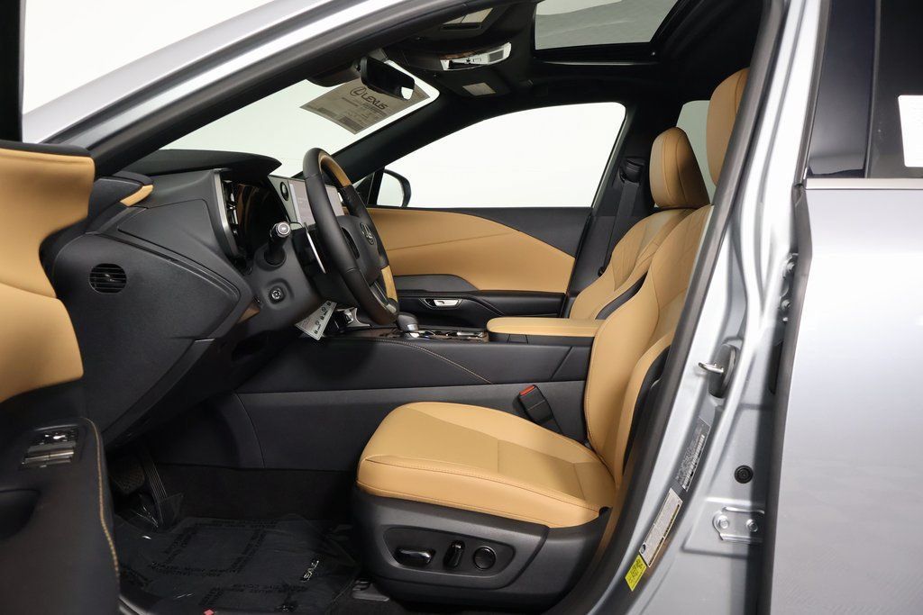 New 2026 Lexus RX 450h AWD w/ Convenience Package image 5