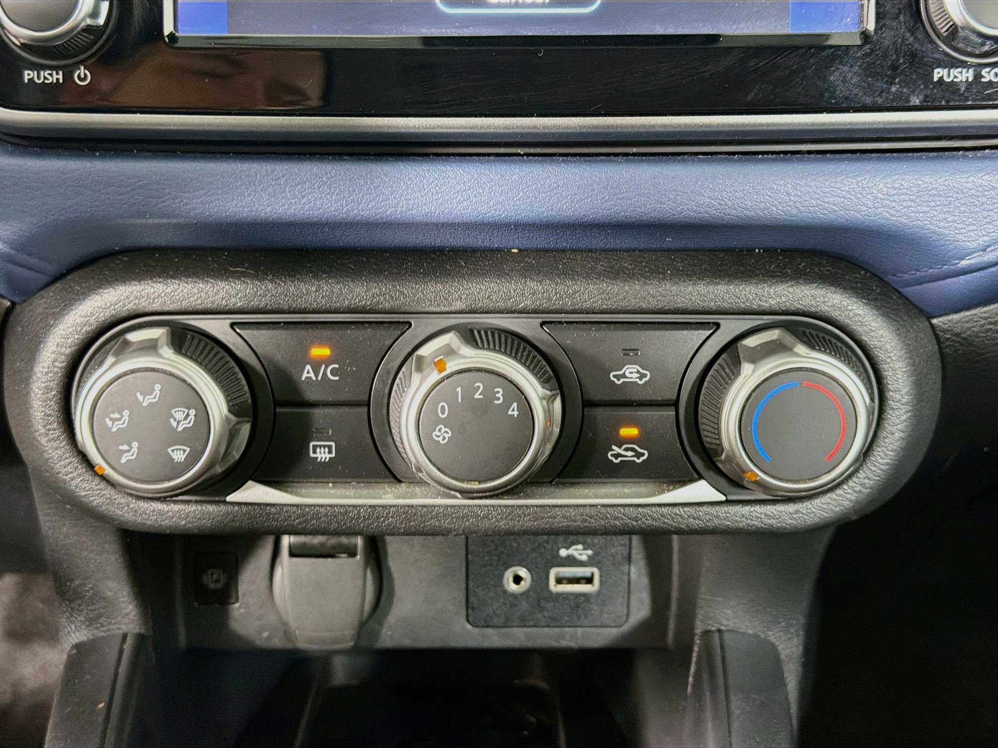 Used 2025 Nissan Versa SV FWD image 24