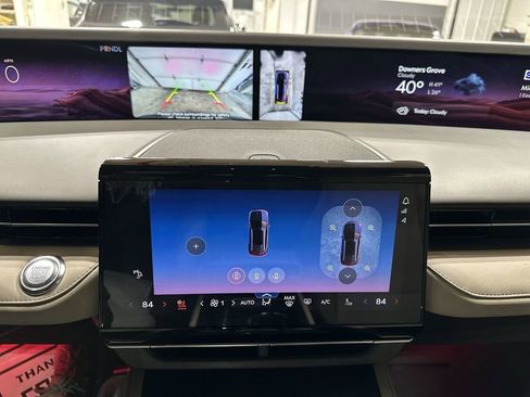 Used 2024 Lincoln Nautilus Premier w/ Equipment Group 102A image 25