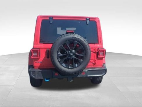 Used 2024 Jeep Wrangler Unlimited Sahara w/ Technology Group AWD/4WD image 7