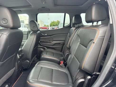 Used 2022 GMC Acadia AT4 w/ Technology Package AWD/4WD image 11
