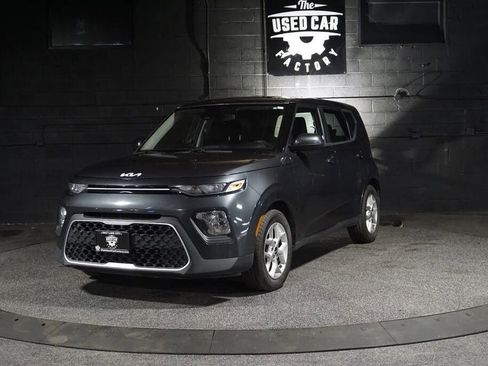 Used 2022 Kia Soul LX w/ Technology Package FWD image 1