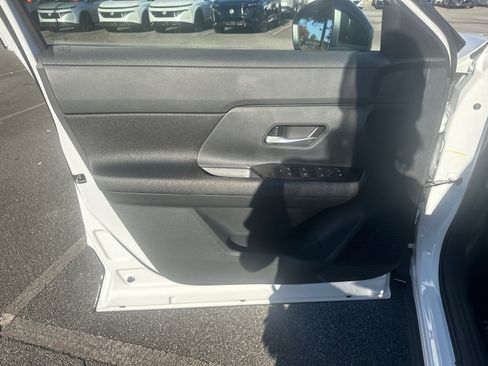 New 2026 Nissan Kicks SV image 10