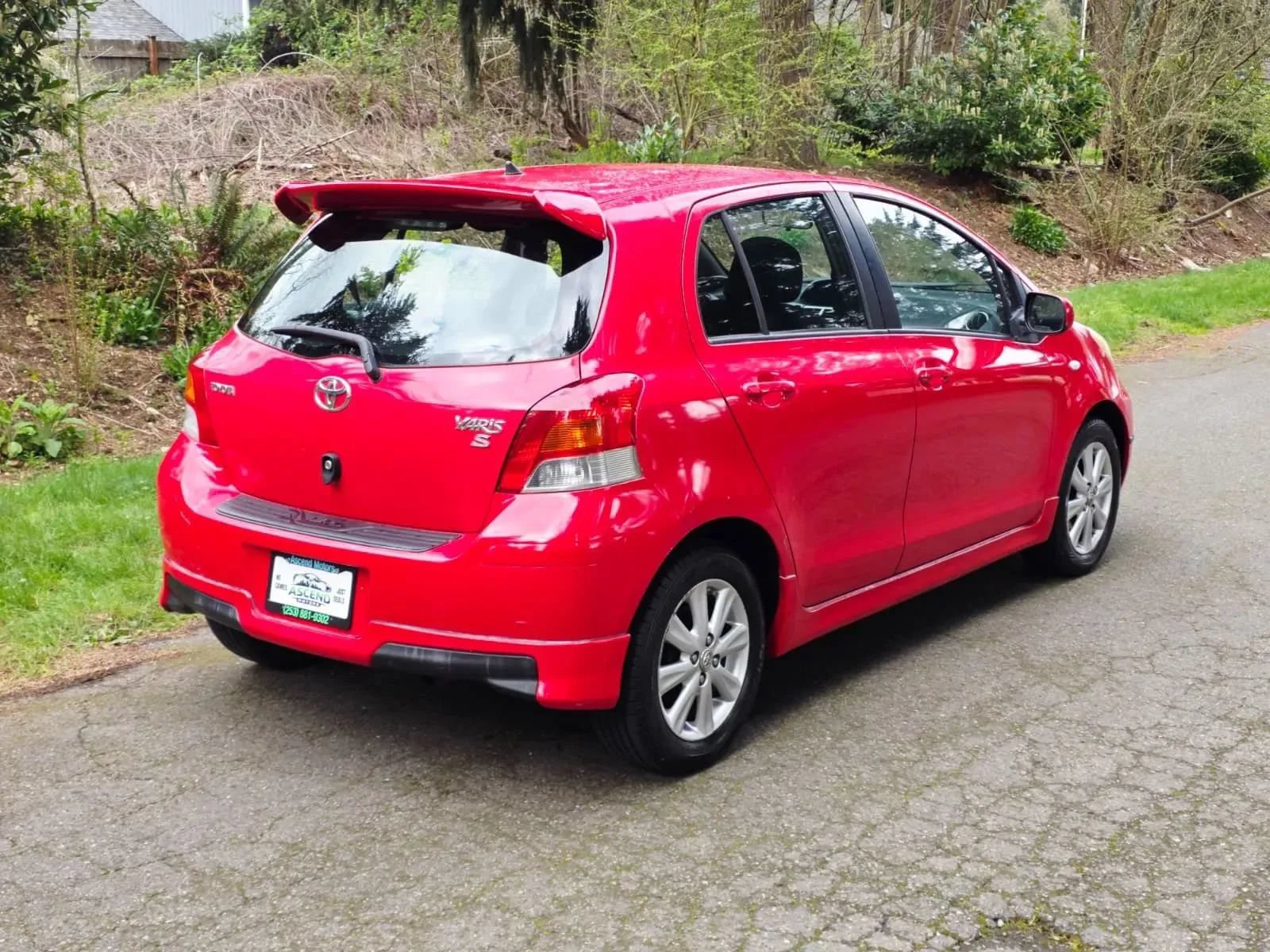 Used 2009 Toyota Yaris S w/ PWR Pkg w/Alloy Wheels FWD image 5
