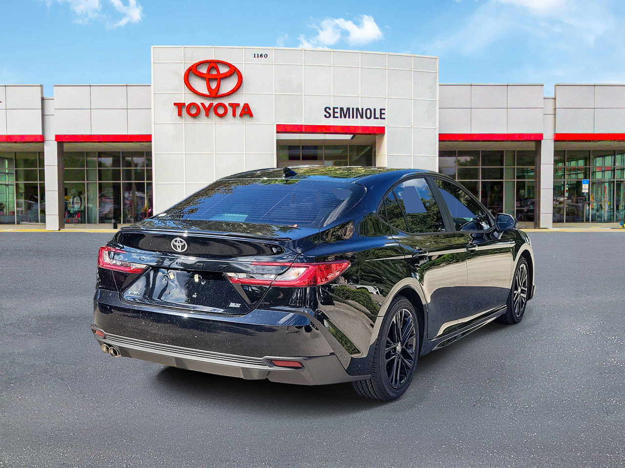 Used 2026 Toyota Camry SE FWD image 3