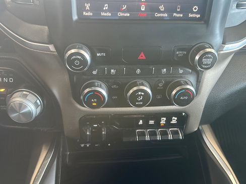 Used 2019 RAM 1500 Laramie w/ Sport Appearance Package AWD/4WD image 20