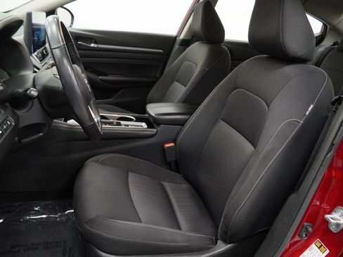 Used 2023 Nissan Altima 2.5 SV w/ SV Premium Package image 19