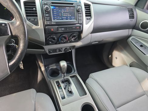 Used 2013 Toyota Tacoma PreRunner w/ Limited Pkg image 19