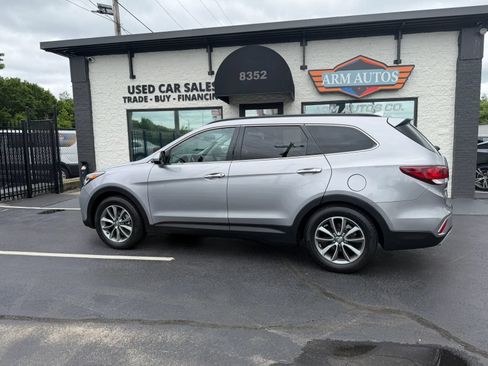 Used 2018 Hyundai Santa Fe SE FWD image 5