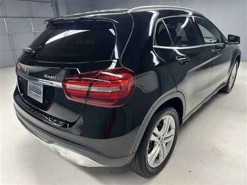 Used 2020 Mercedes-Benz GLA 250 4MATIC w/ Premium Package image 7