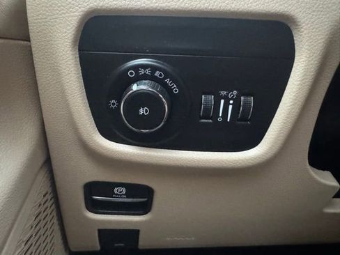 Certified 2025 Jeep Grand Cherokee Limited image 14