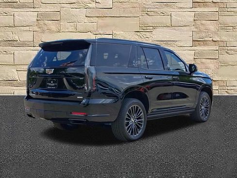 Used 2026 Cadillac Escalade Platinum Sport w/ LPO, Floor Liner Package AWD/4WD image 4