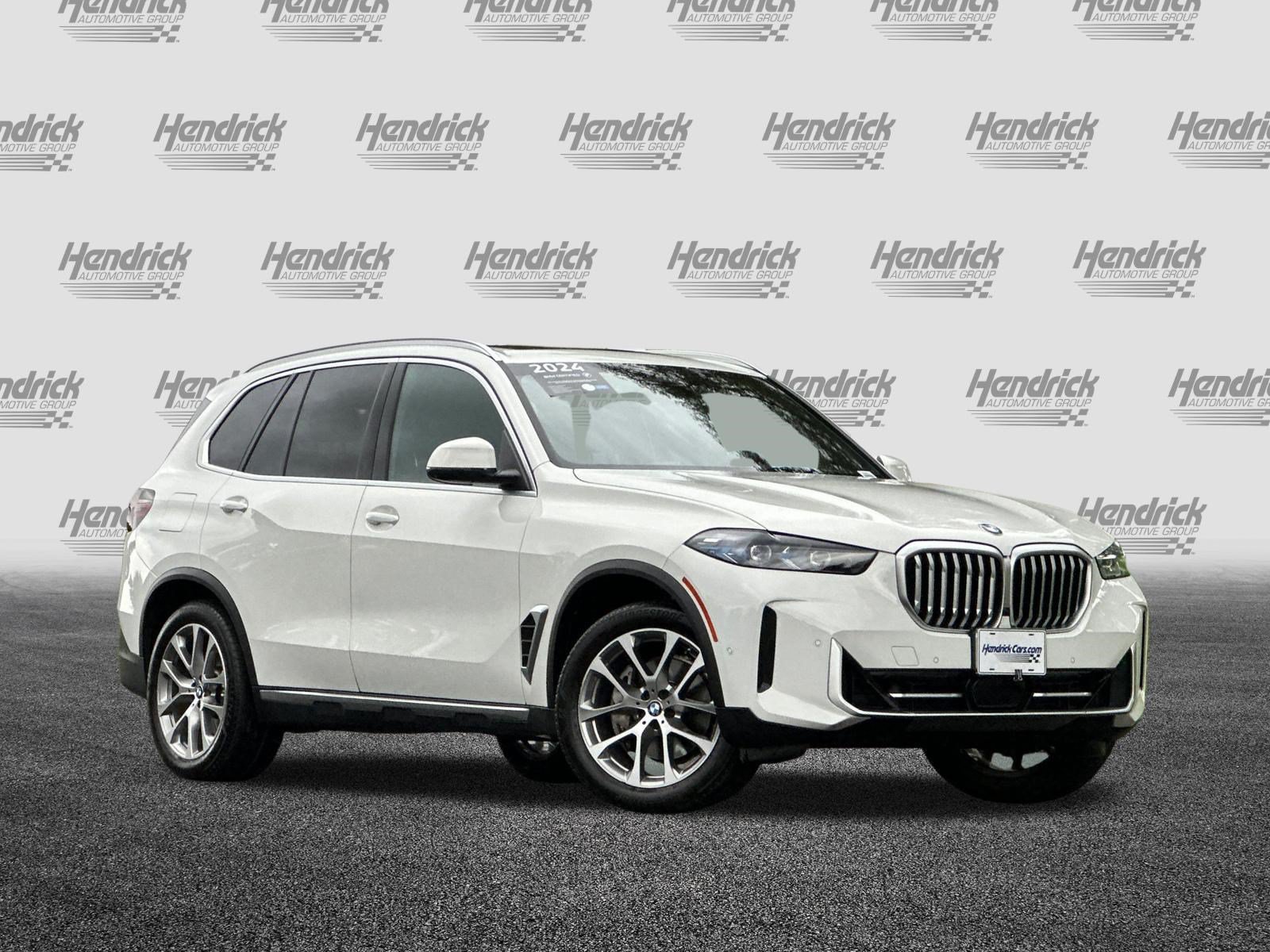 Certified 2024 BMW X5 xDrive40i w/ Premium Package AWD/4WD image 2