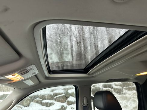 Used 2011 Chevrolet Avalanche LT w/ Luxury Package image 29