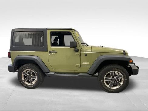 Used 2013 Jeep Wrangler Sahara w/ Connectivity Group AWD/4WD image 8