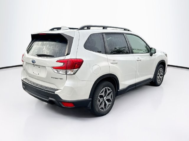 Certified 2023 Subaru Forester Premium AWD/4WD image 9