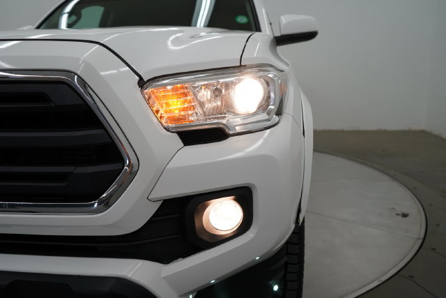 Used 2019 Toyota Tacoma SR5 AWD/4WD image 42