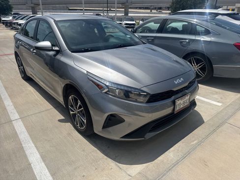Certified 2022 Kia Forte LXS FWD image 10
