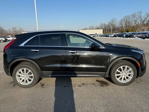 Used 2023 Cadillac XT4 Luxury w/ Cold Weather Package image 8