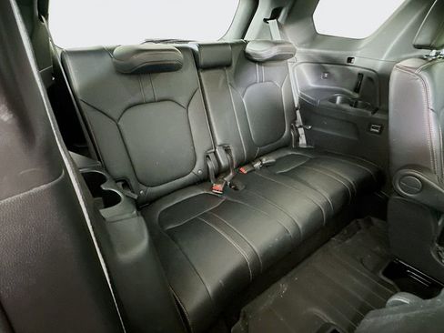 Used 2025 Honda Pilot TrailSport image 14