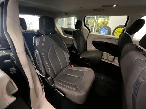 Used 2023 Chrysler Voyager LX FWD image 16