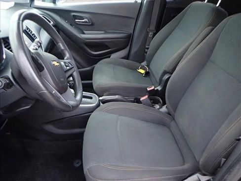 Used 2021 Chevrolet Trax LS w/ Tint and Cruise Package image 11