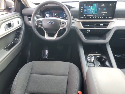 Used 2025 Ford Explorer Active image 16