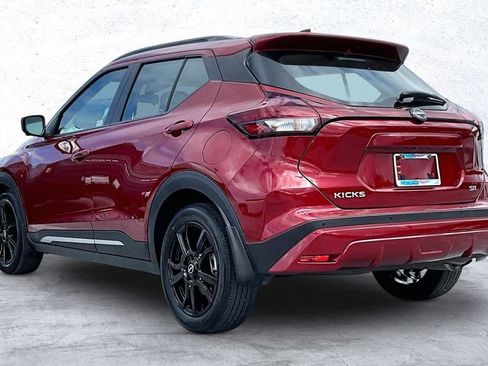 Used 2024 Nissan Kicks SR w/ SR Premium Package FWD image 12