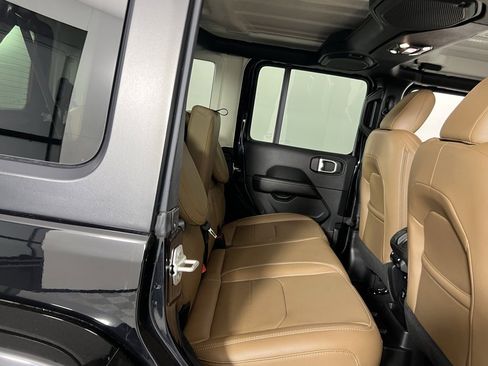 Certified 2023 Jeep Wrangler Unlimited Sahara image 29