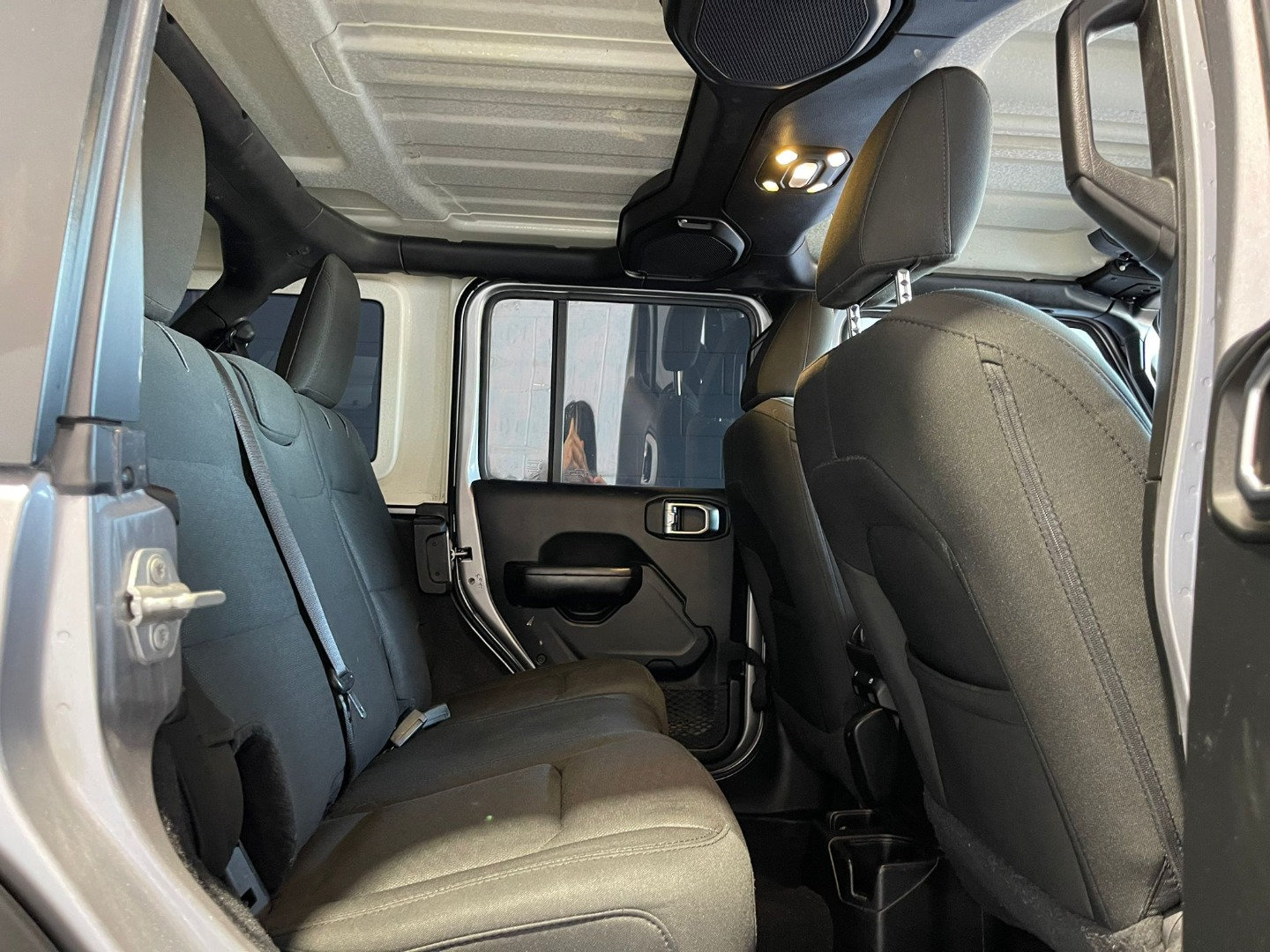 Used 2019 Jeep Wrangler Unlimited Sport S AWD/4WD image 13