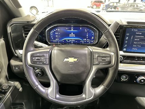 Used 2023 Chevrolet Silverado 1500 LT image 11