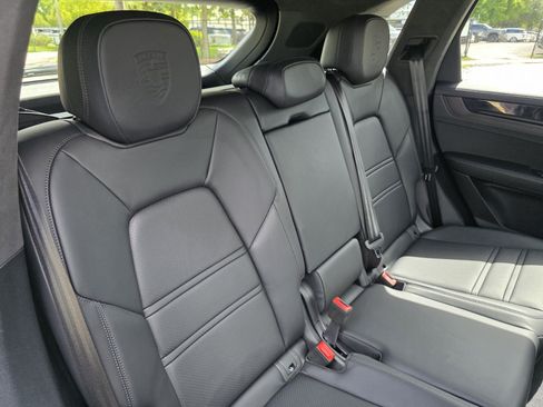 Used 2025 Porsche Cayenne GTS AWD/4WD image 27