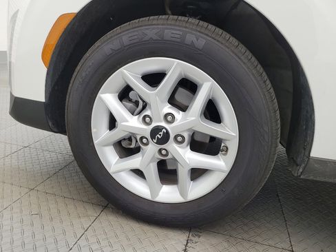 Used 2025 Kia Soul LX image 31