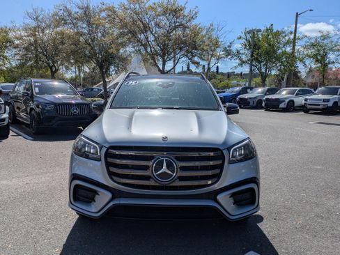 Used 2024 Mercedes-Benz GLS 450 4MATIC image 11