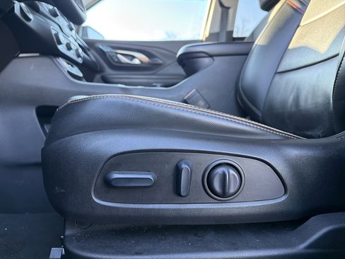 Certified 2022 GMC Terrain AT4 image 25