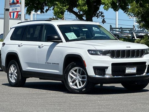 Certified 2023 Jeep Grand Cherokee L Laredo AWD/4WD image 2