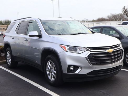 Used 2019 Chevrolet Traverse LT image 3